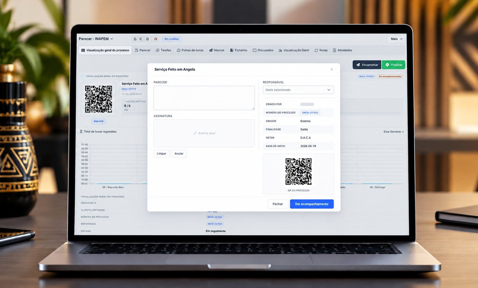 Ecrã de processo BPM do NUNTIUSONE com janela de parecer, assinatura e código QR do processo
